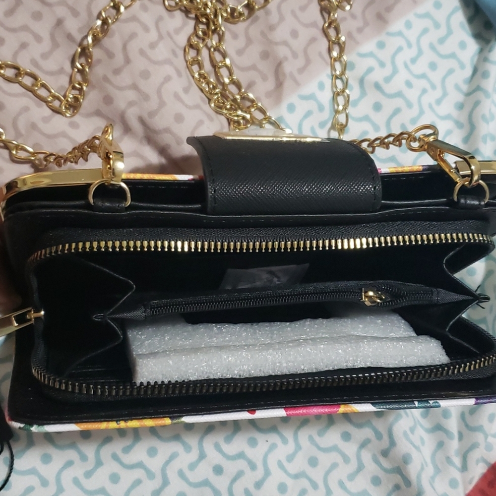 Alba Crossbody Wallet - Picture 3 of 6